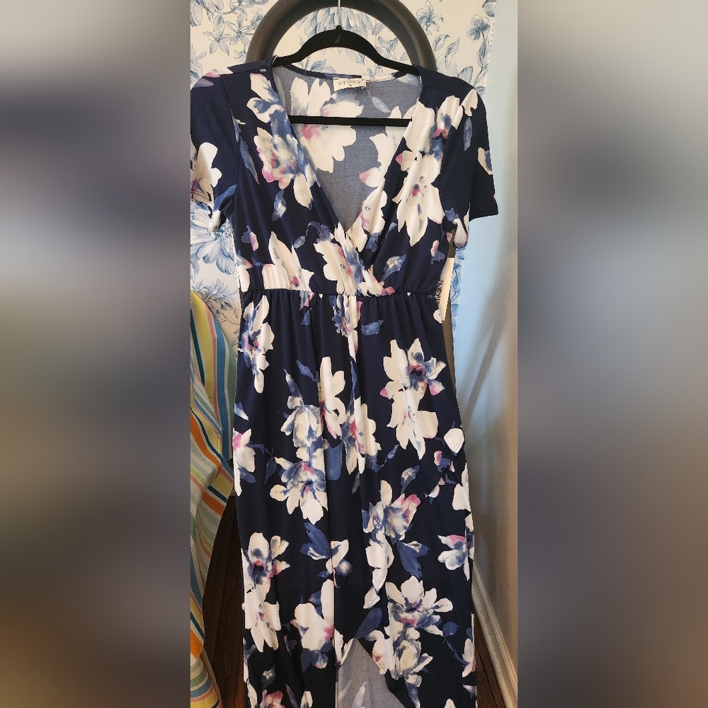 Red Dress "Navy Floral Print Dress," size M